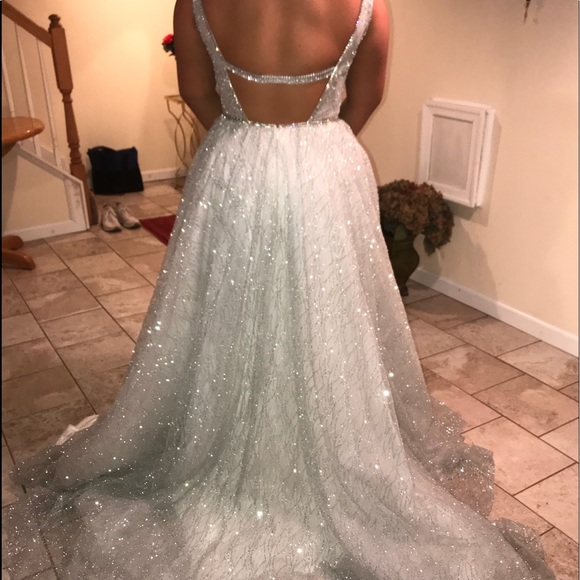GORGEOUS SILVER SPARKLE PROM DRESS - Picture 3 of 6